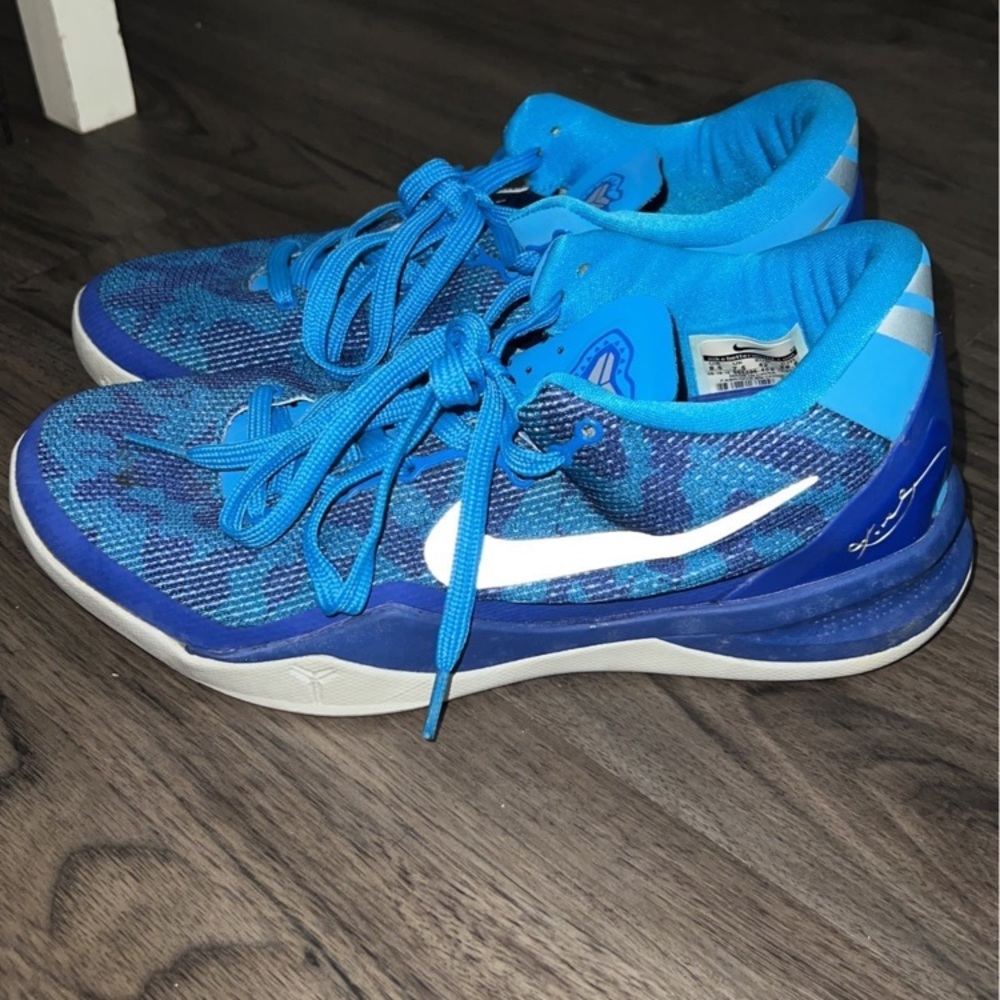 Kobe 8 Blue Glow
